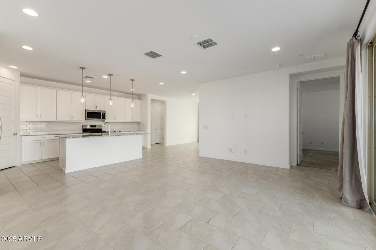 19414 College Drive - Photo 5 of 34