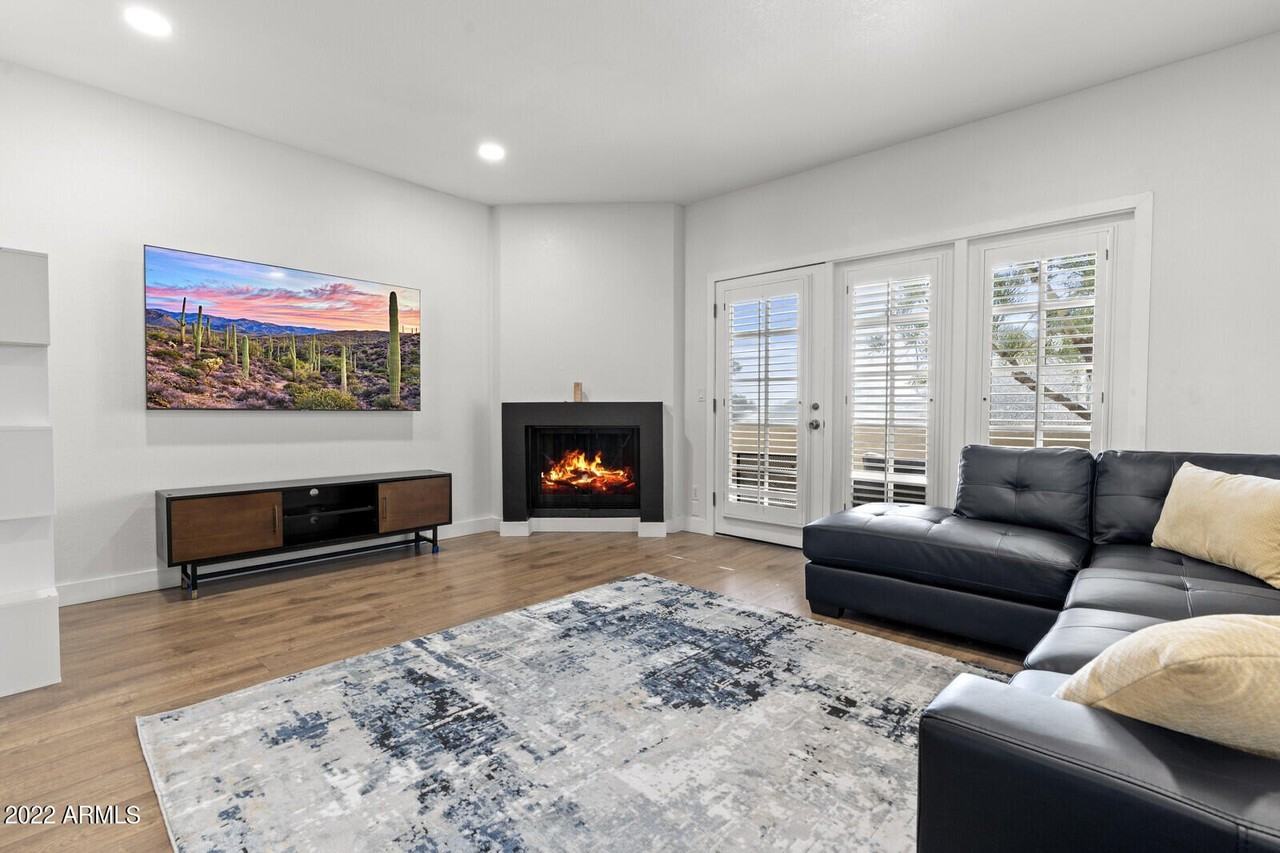 3047 East Rose Lane - Photo 4 of 27