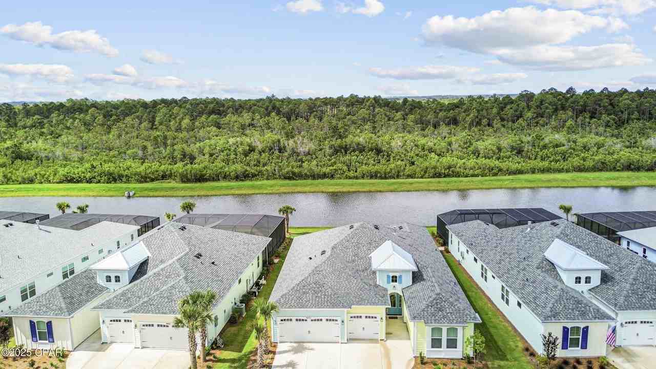 9431 Paradise Dr - Photo 2 of 50