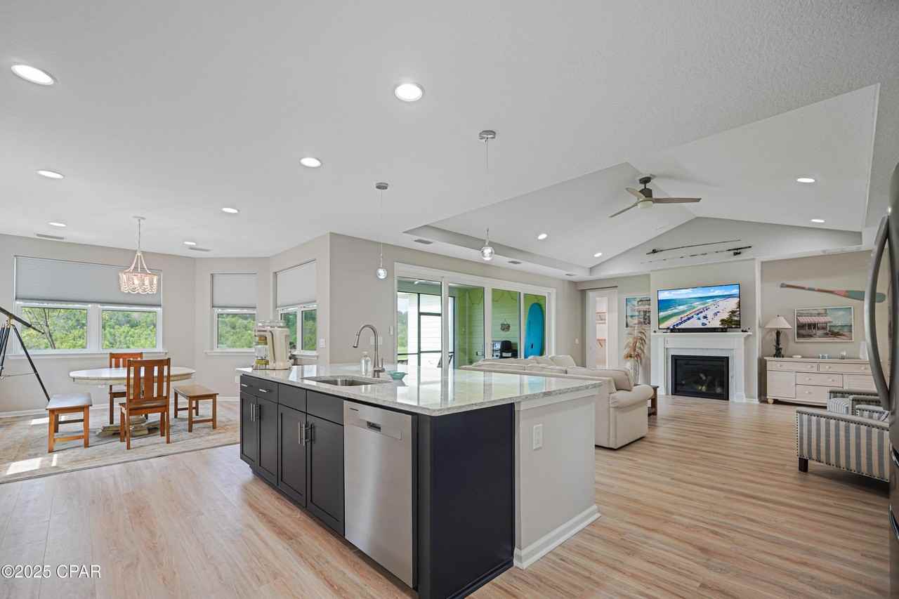 9431 Paradise Dr - Photo 6 of 50