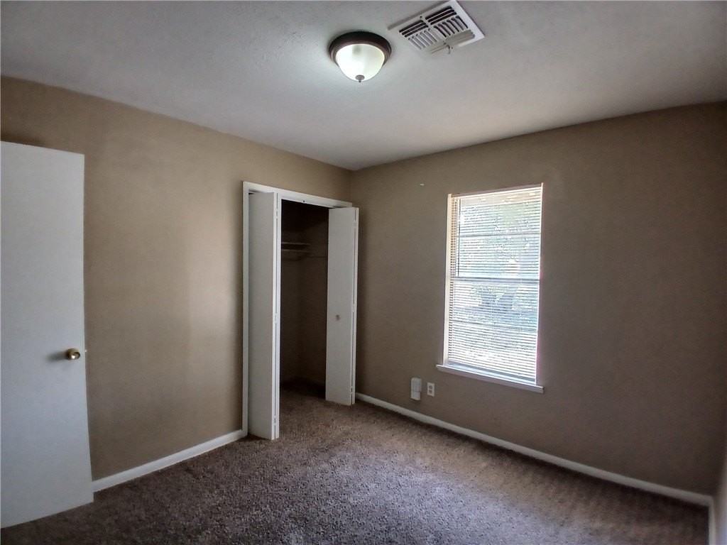 10609 Kingwood Dr - Photo 3 of 6