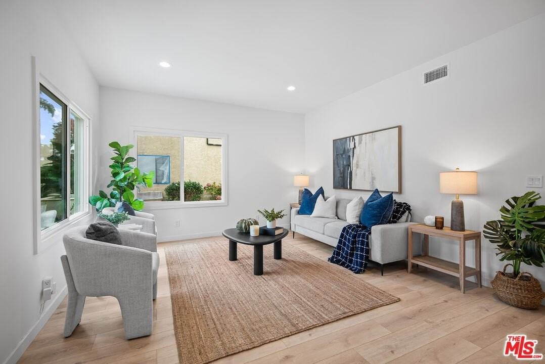 3626 East 1st Street - Photo 5 of 25