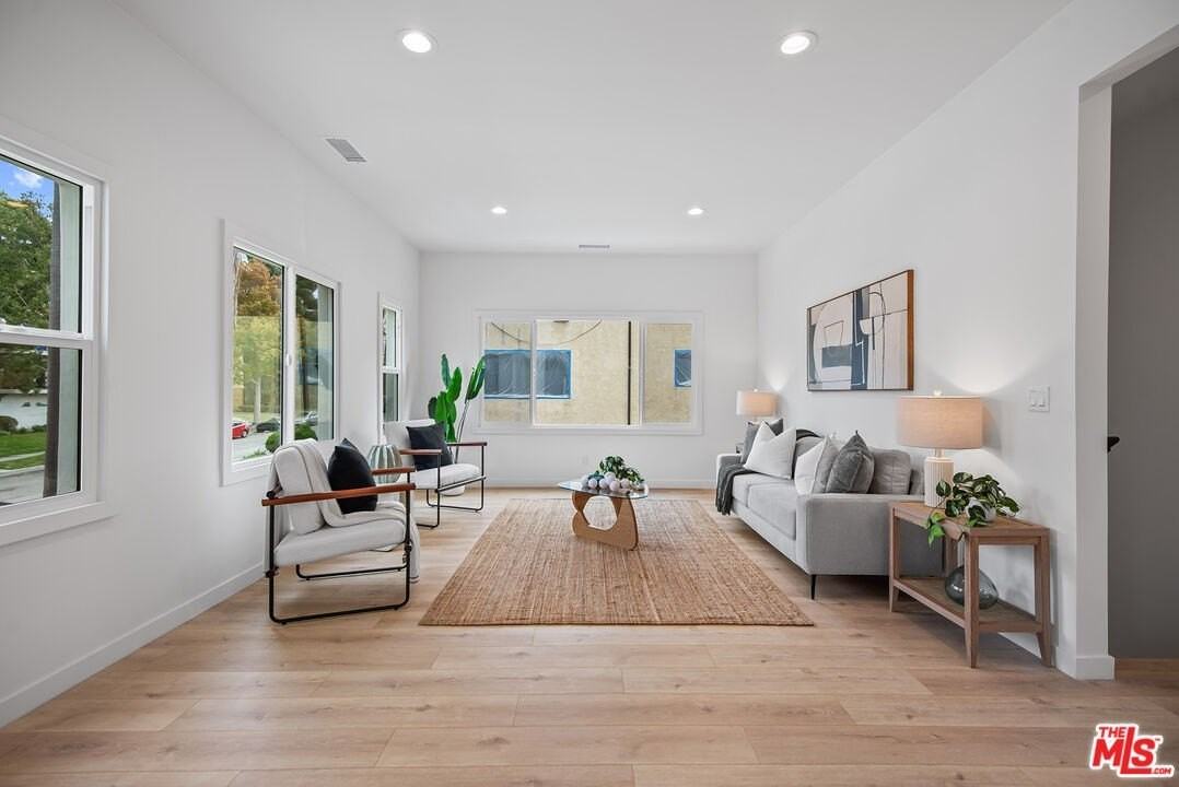 3628 E 1st St - Photo 4 of 25