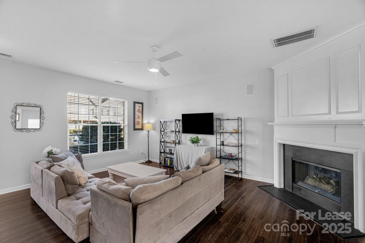 3213 Mannington Dr - Photo 6 of 29