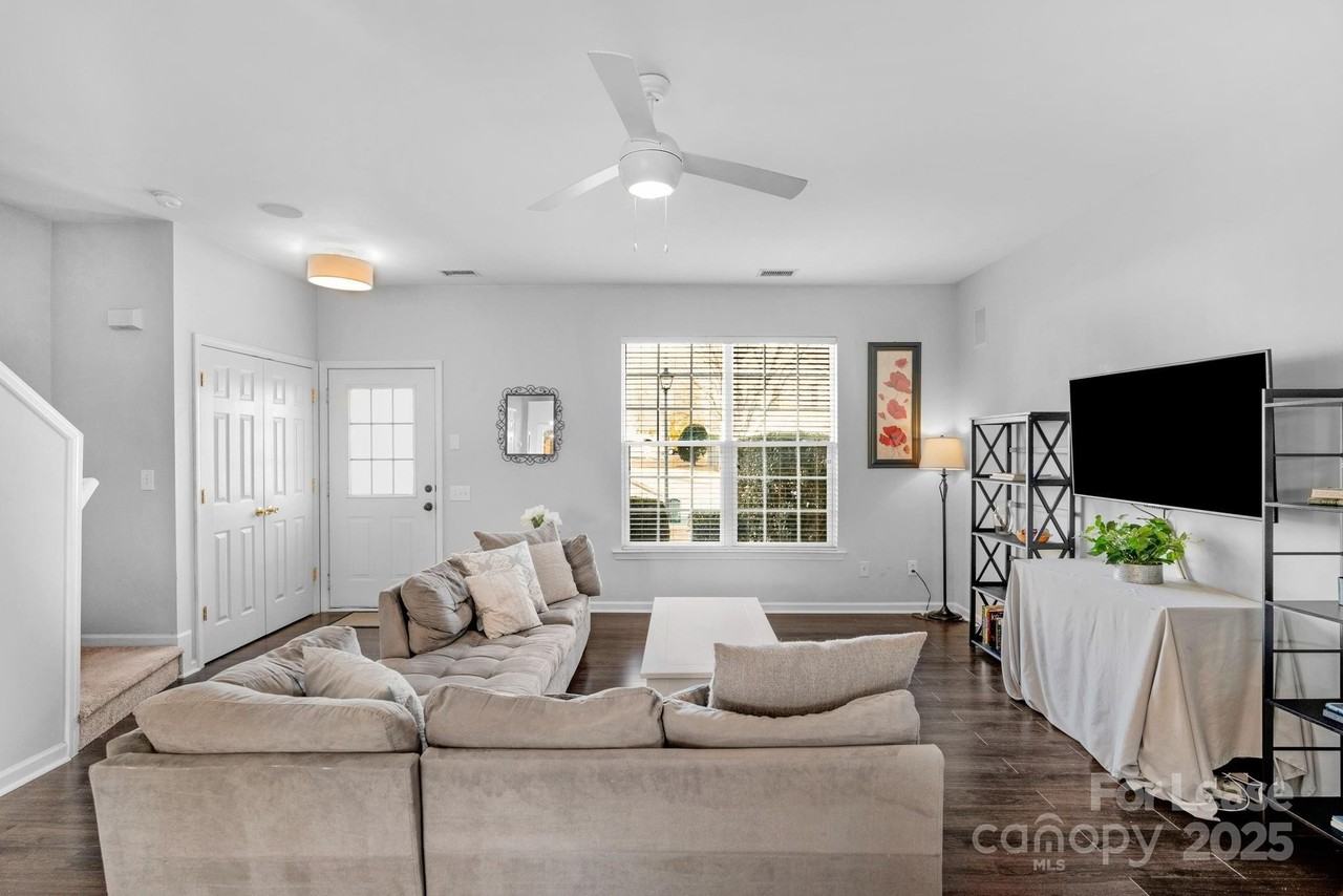 3213 Mannington Dr - Photo 7 of 29