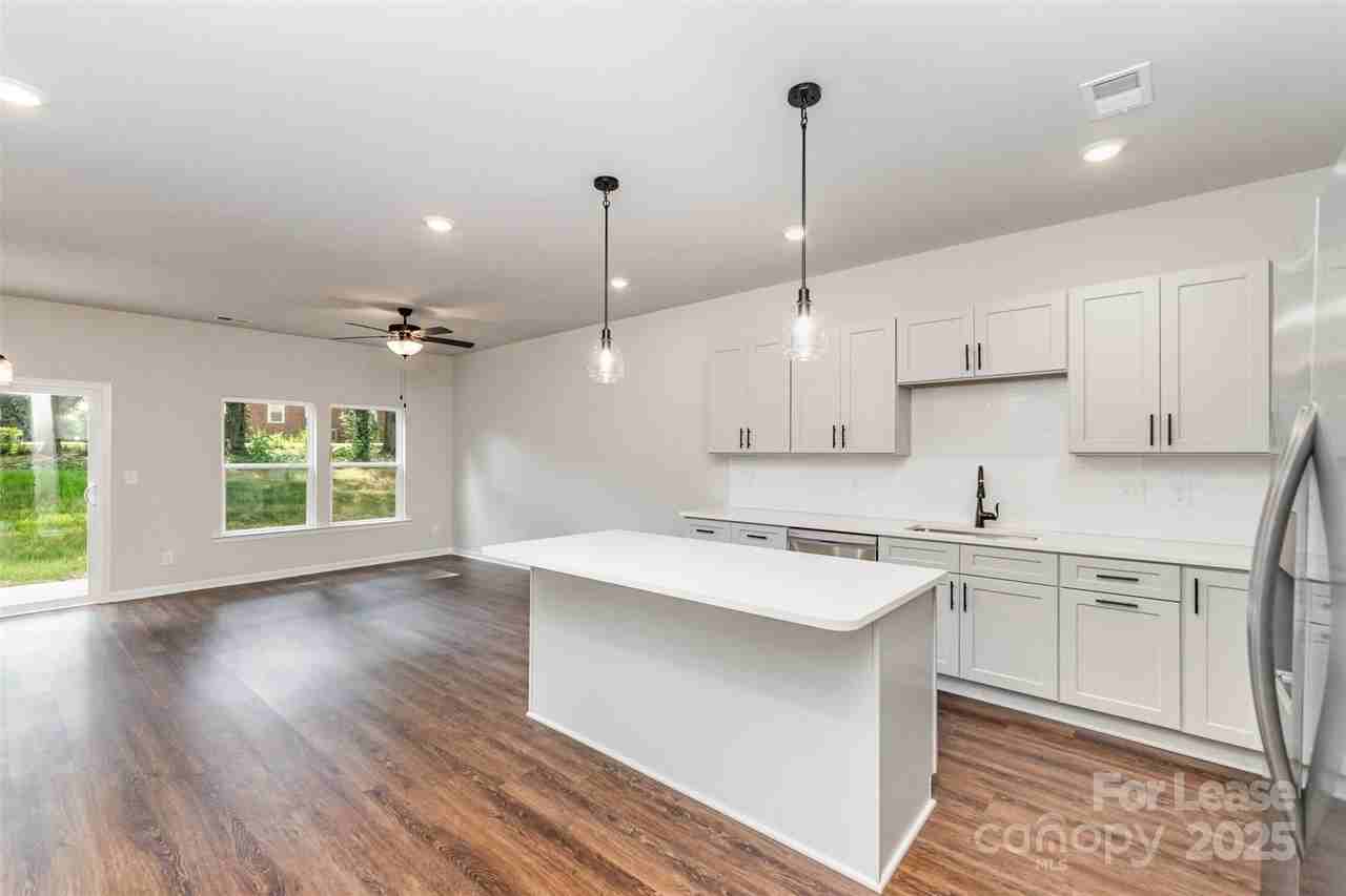 3719 Davis Avenue - Photo 5 of 21