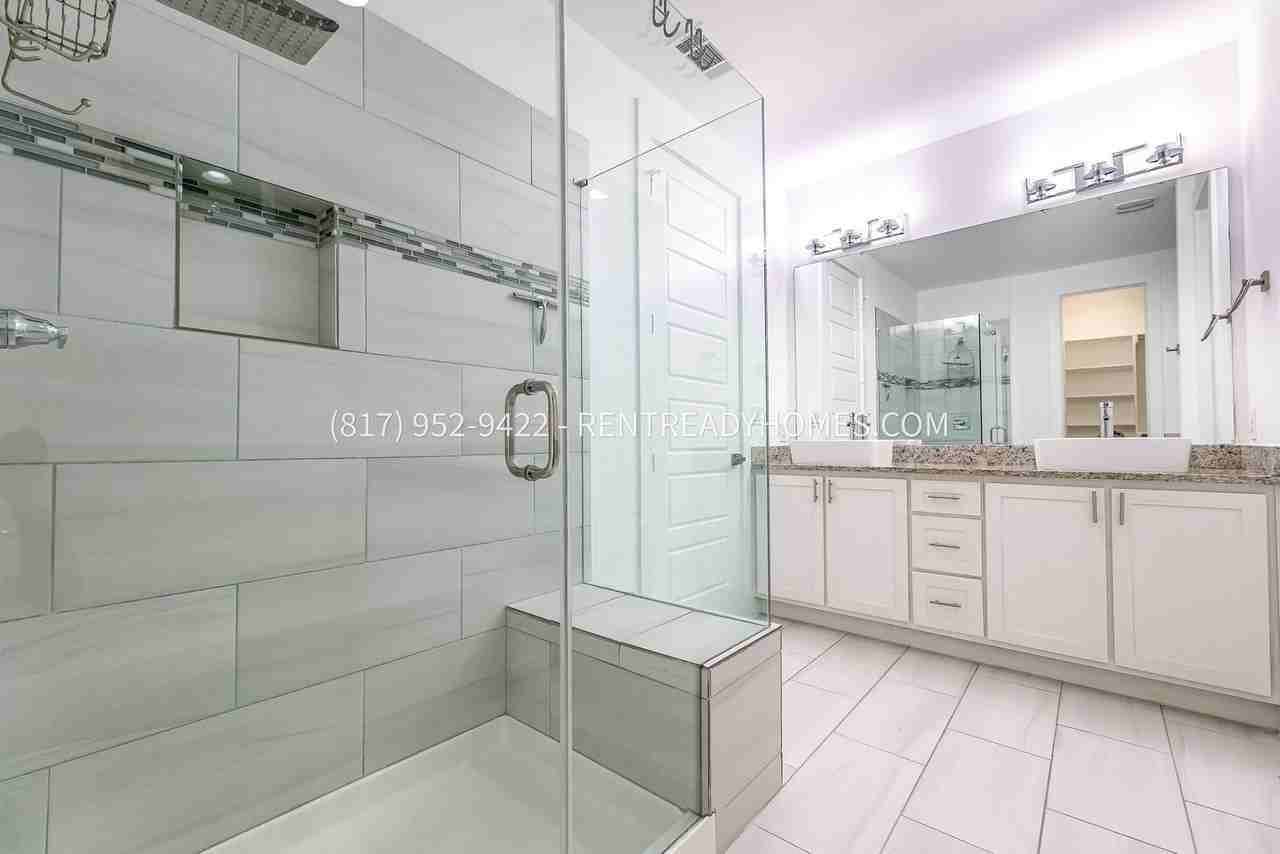 251 S Mill St - Photo 7 of 12