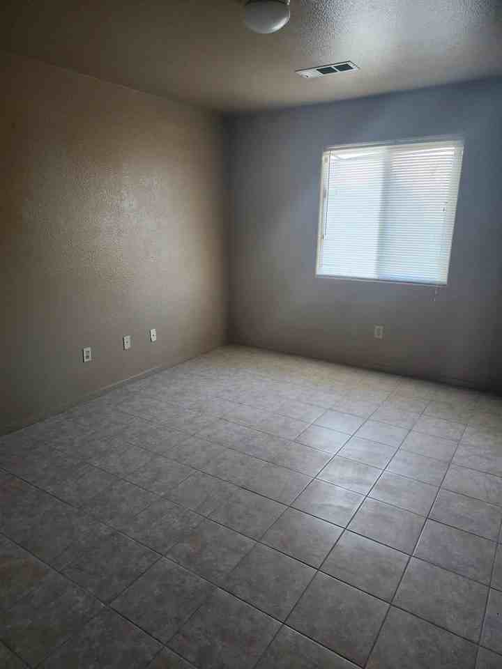 10842 Railroad Ave Unit D #D - Photo 7 of 7