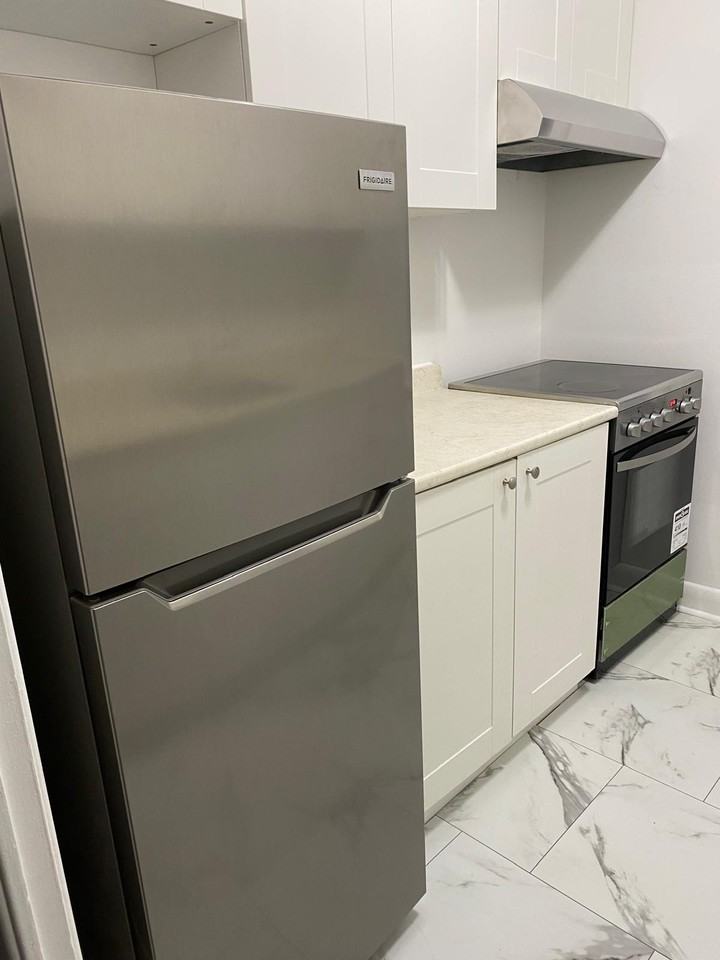 2649 Bloor Street West #306 - Photo 5 of 7