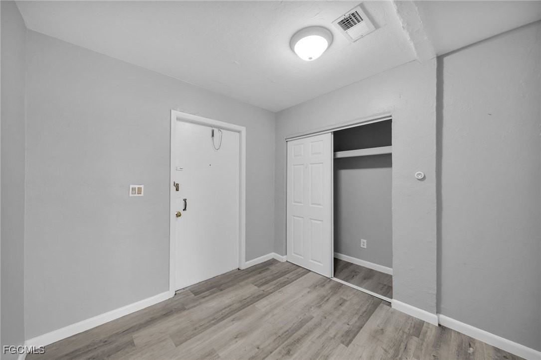 15 Se 24th Ave Apt F #F - Photo 5 of 10