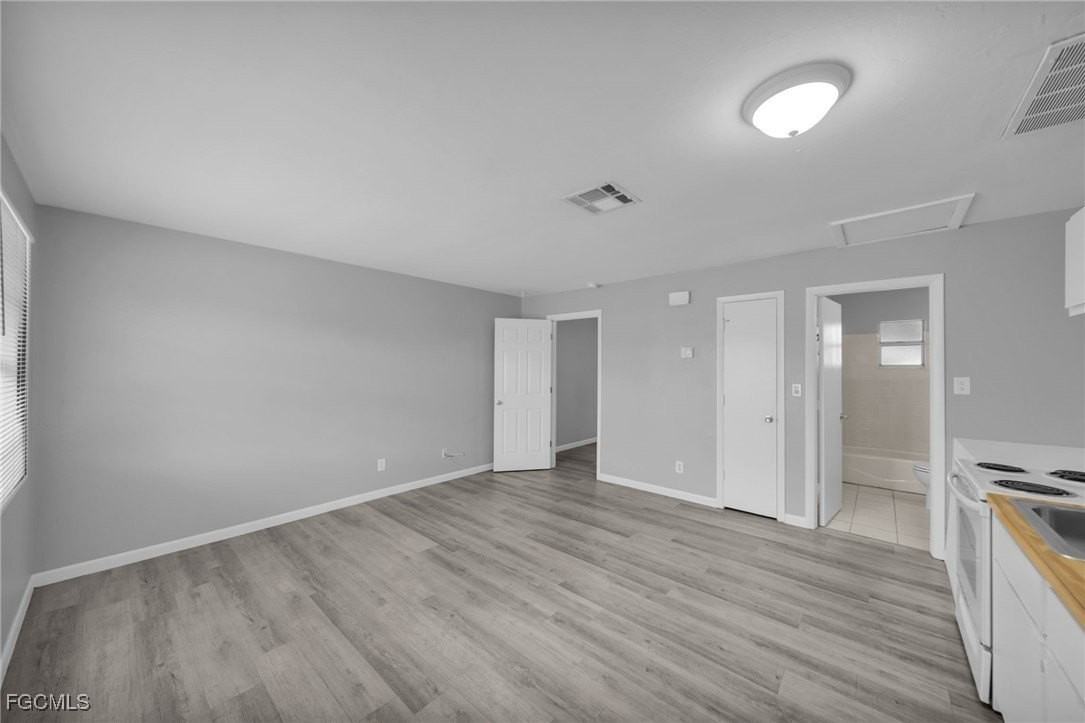 15 Se 24th Ave Apt F #F - Photo 6 of 10