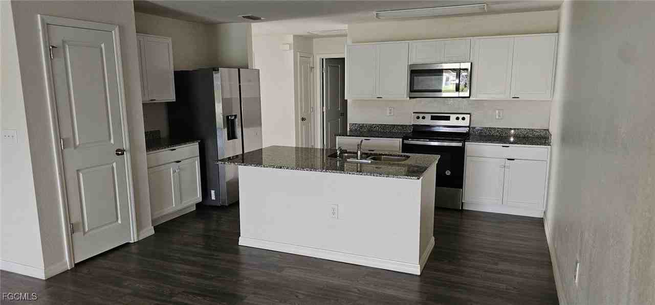 9124 Aegean Cir - Photo 5 of 13