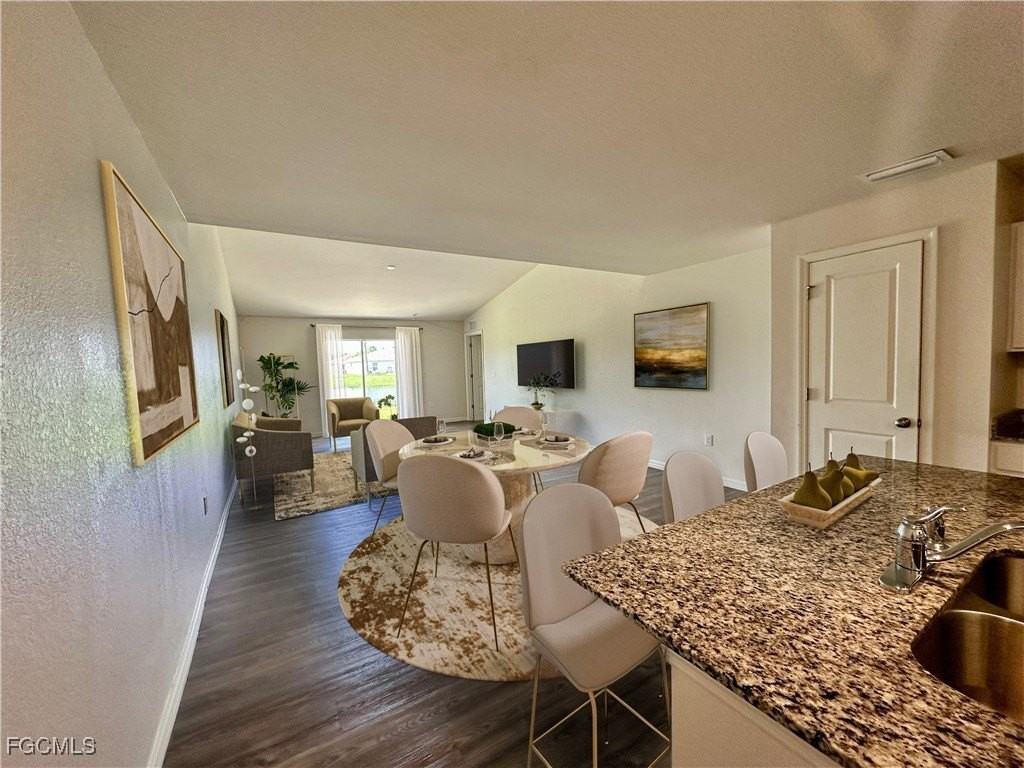 9124 Aegean Cir - Photo 6 of 13