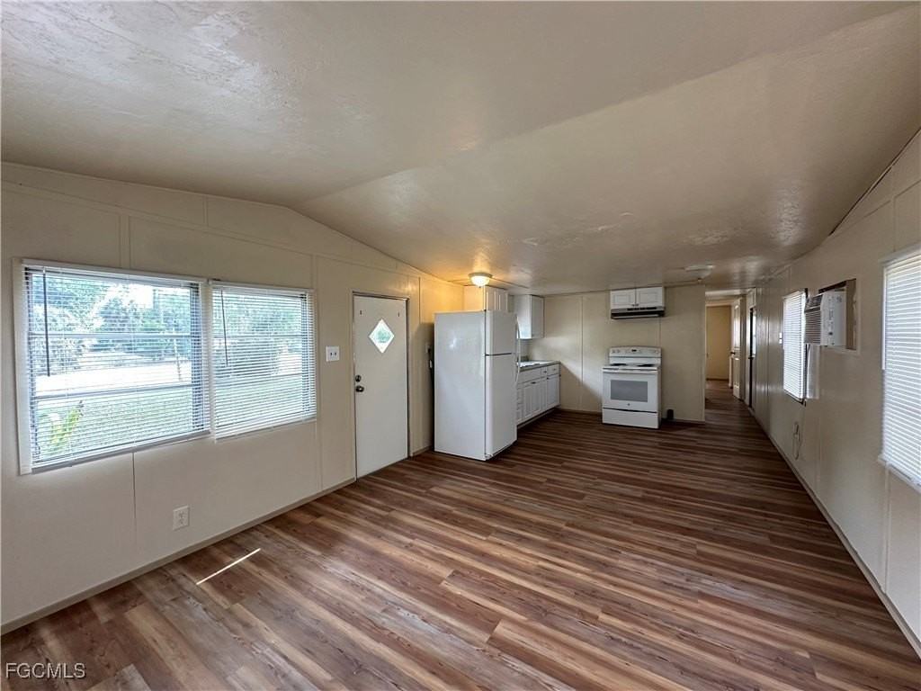 2268 Carlisle Ln - Photo 6 of 15