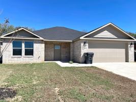 featured image of 914 Indian Plains Road #1