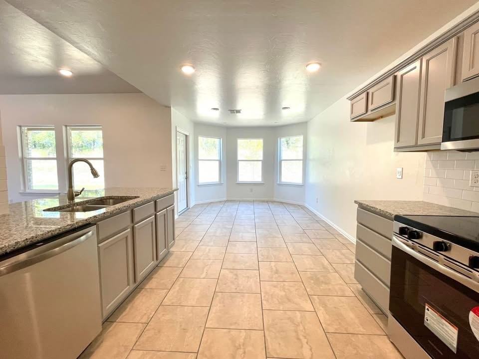 914 Indian Plains Road #1 - Photo 4 of 24