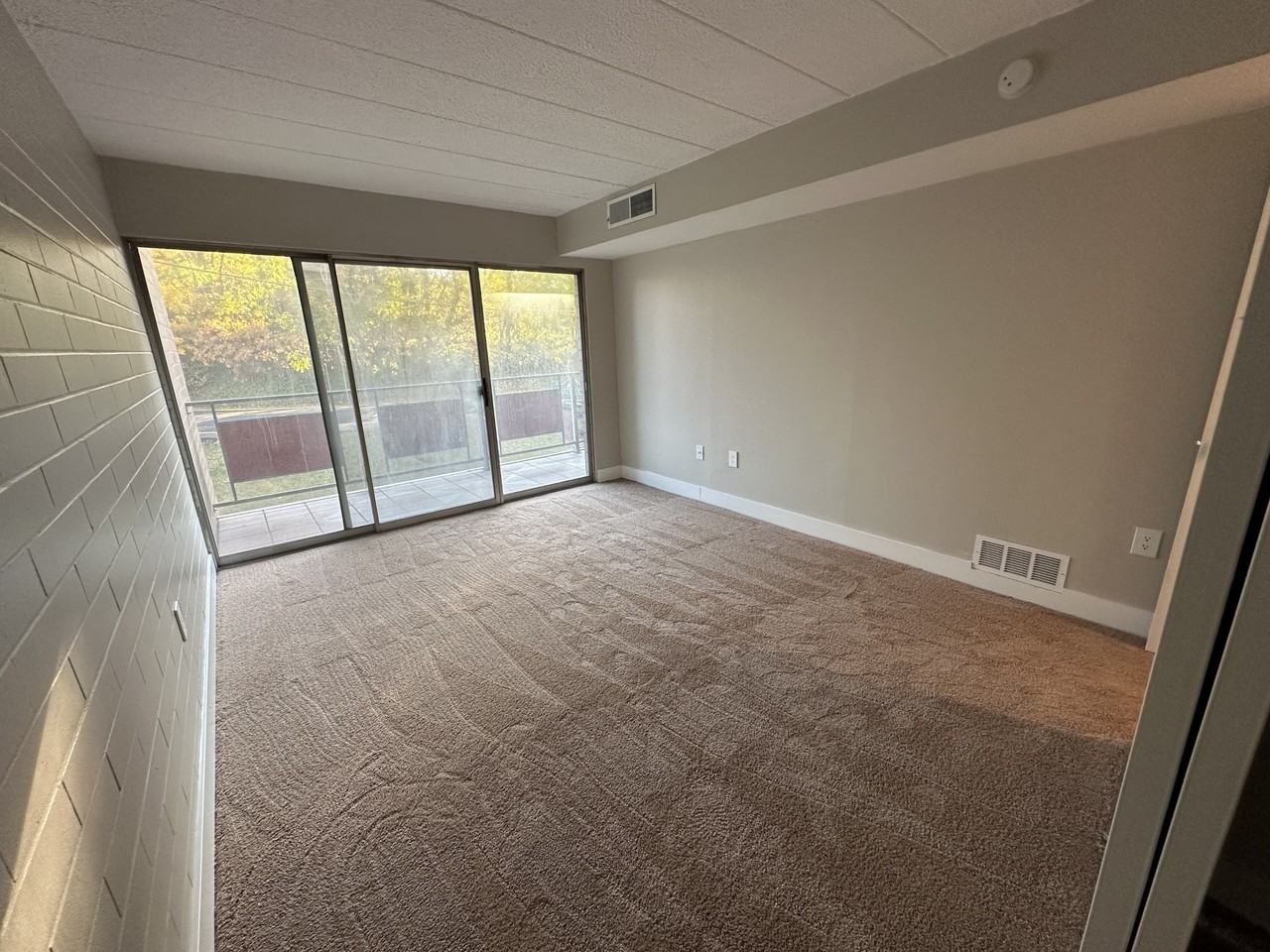 500 500 HOODRIDGE DRIVEAPT 804 #804 - Photo 3 of 13