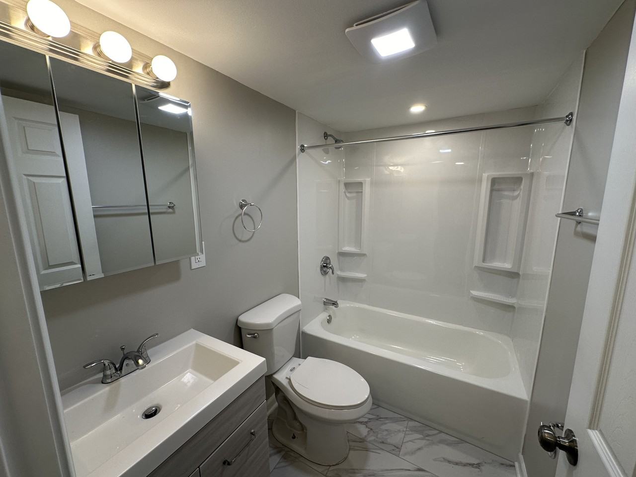 500 500 HOODRIDGE DRIVEAPT 804 #804 - Photo 7 of 13