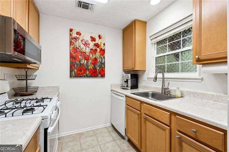 6808 Glenridge Dr Apt H #H - Photo 7 of 34