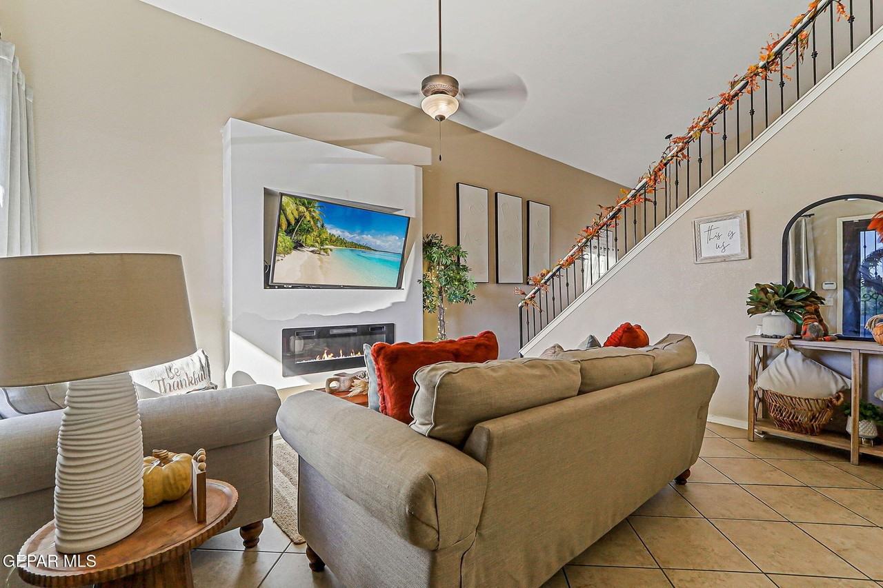 3178 Matthew Lutz Pl - Photo 2 of 19