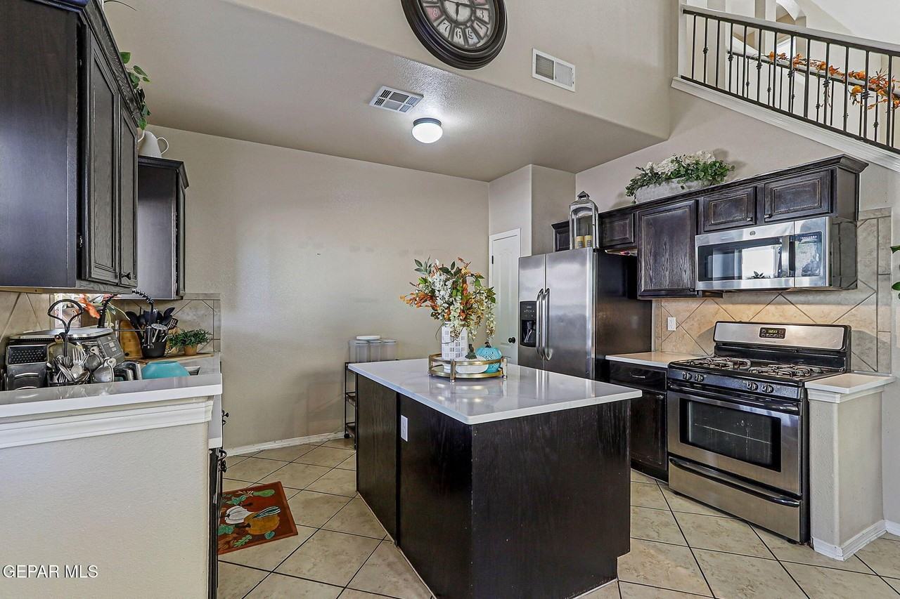 3178 Matthew Lutz Pl - Photo 5 of 19