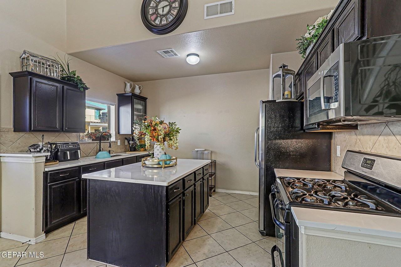 3178 Matthew Lutz Pl - Photo 6 of 19