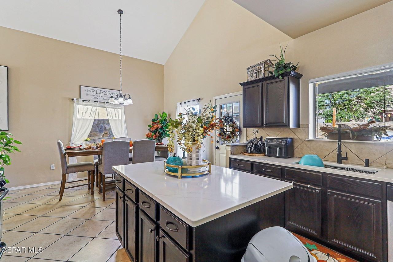 3178 Matthew Lutz Pl - Photo 7 of 19