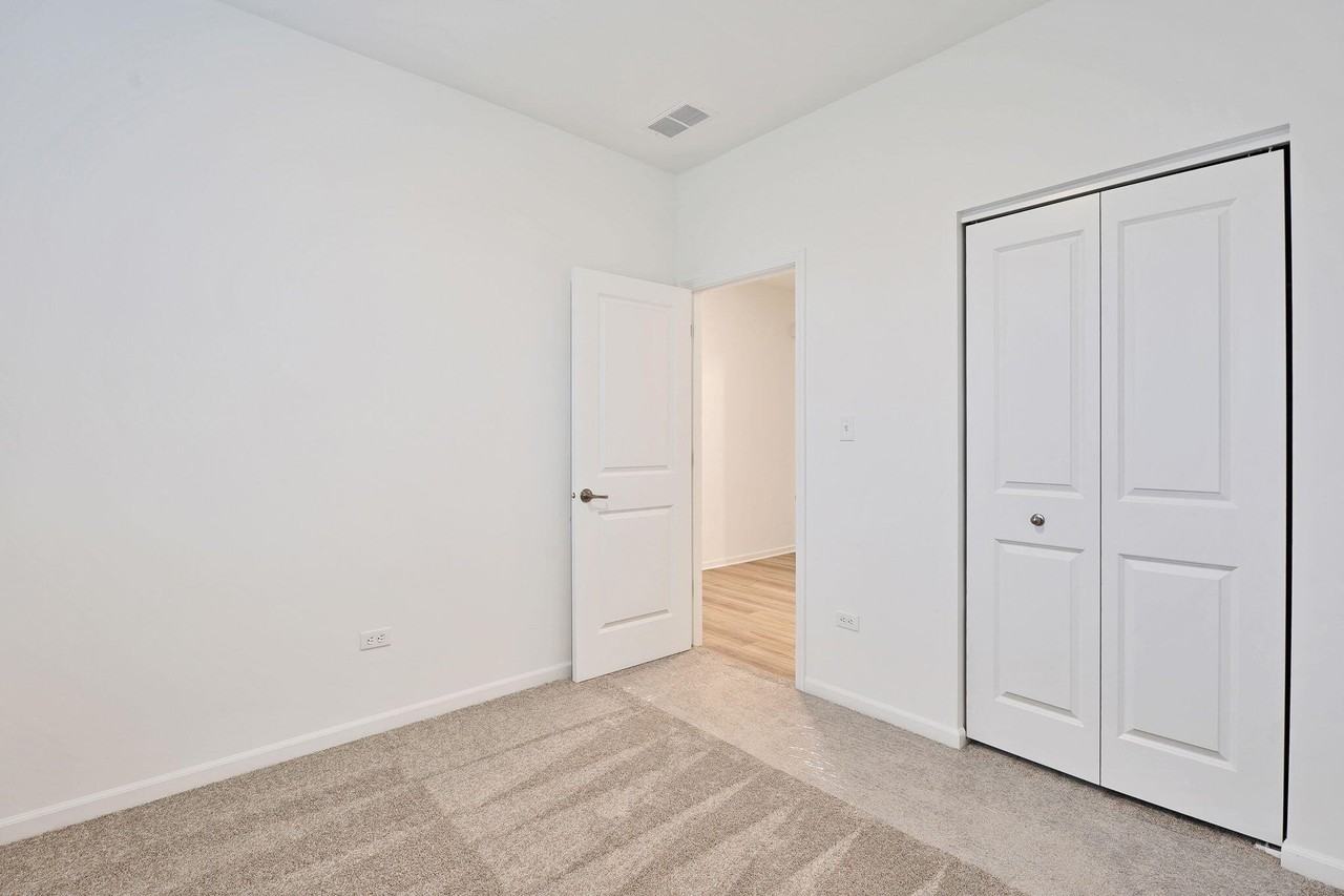 12541 Virginia St - Photo 4 of 24