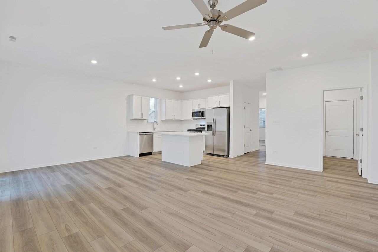 12541 Virginia St - Photo 7 of 24