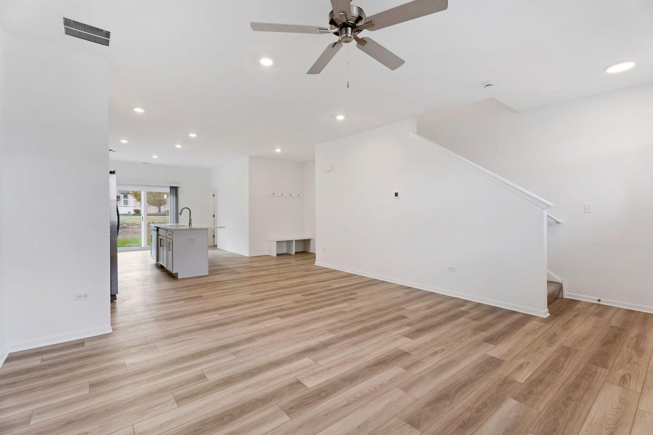 471 E 127th Pl - Photo 3 of 27