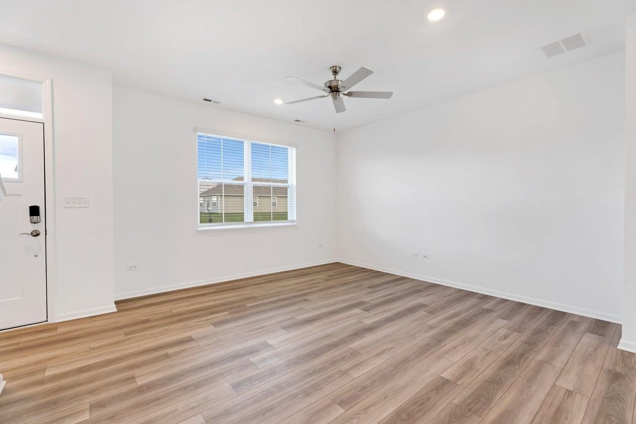 471 E 127th Pl - Photo 5 of 27