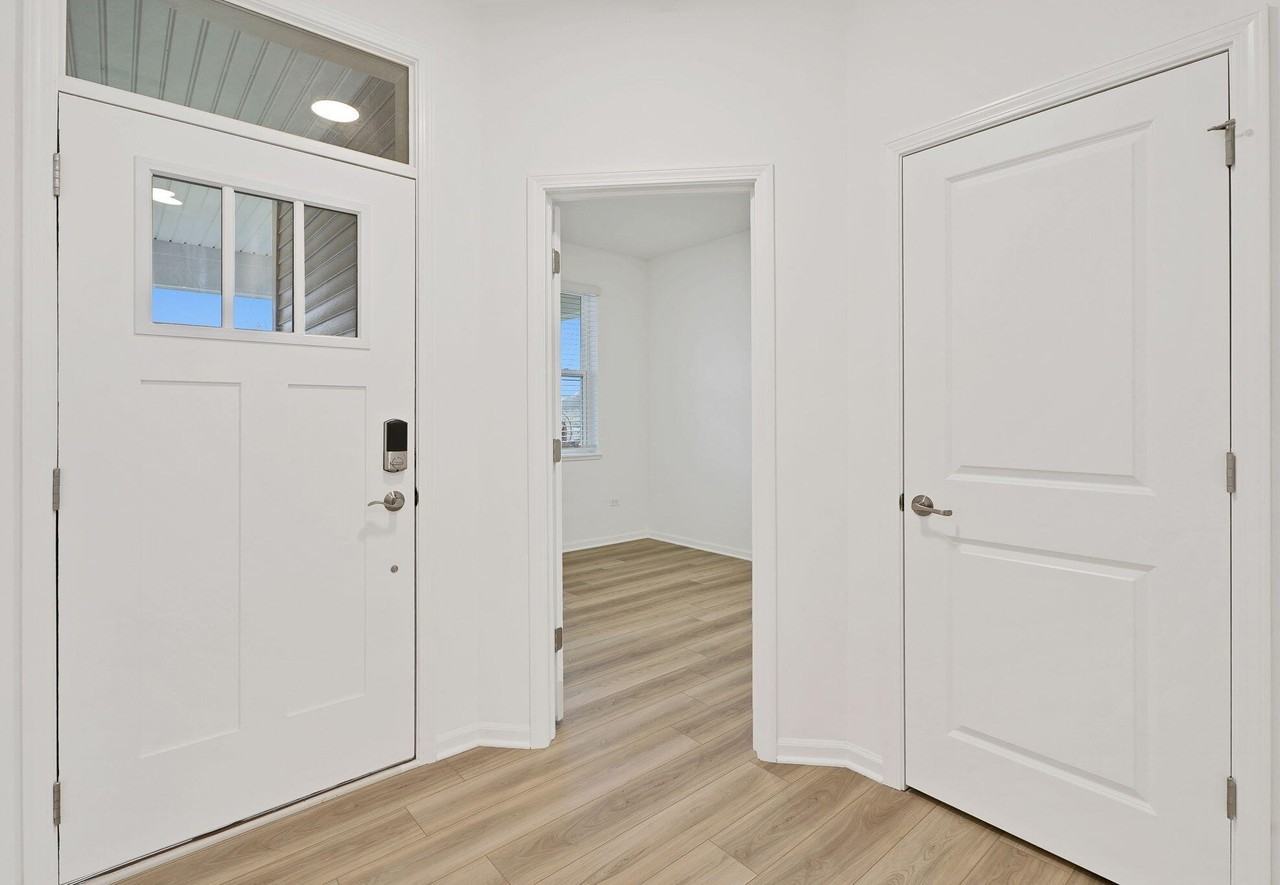 521 E 127th Pl - Photo 2 of 37