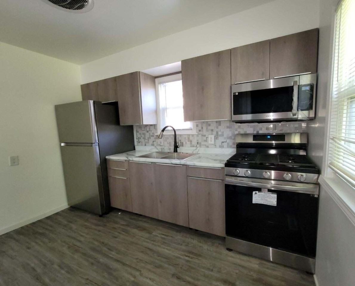 2267 Tennessee Street - Photo 3 of 11