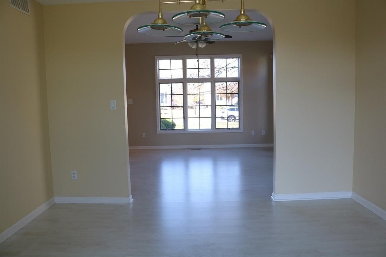 9939 Sequoia Lane - Photo 5 of 41