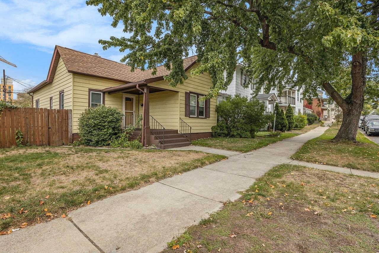 112 East Warren Street - Photo 2 of 12