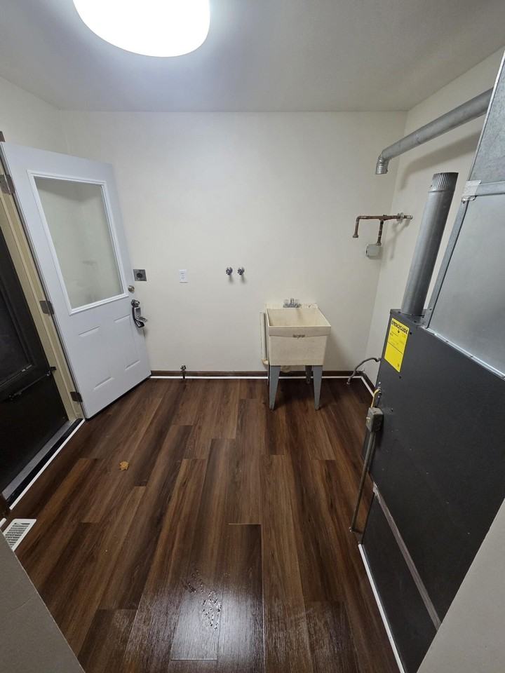 812 W Daumer Rd Apt C3 #C3 - Photo 4 of 16