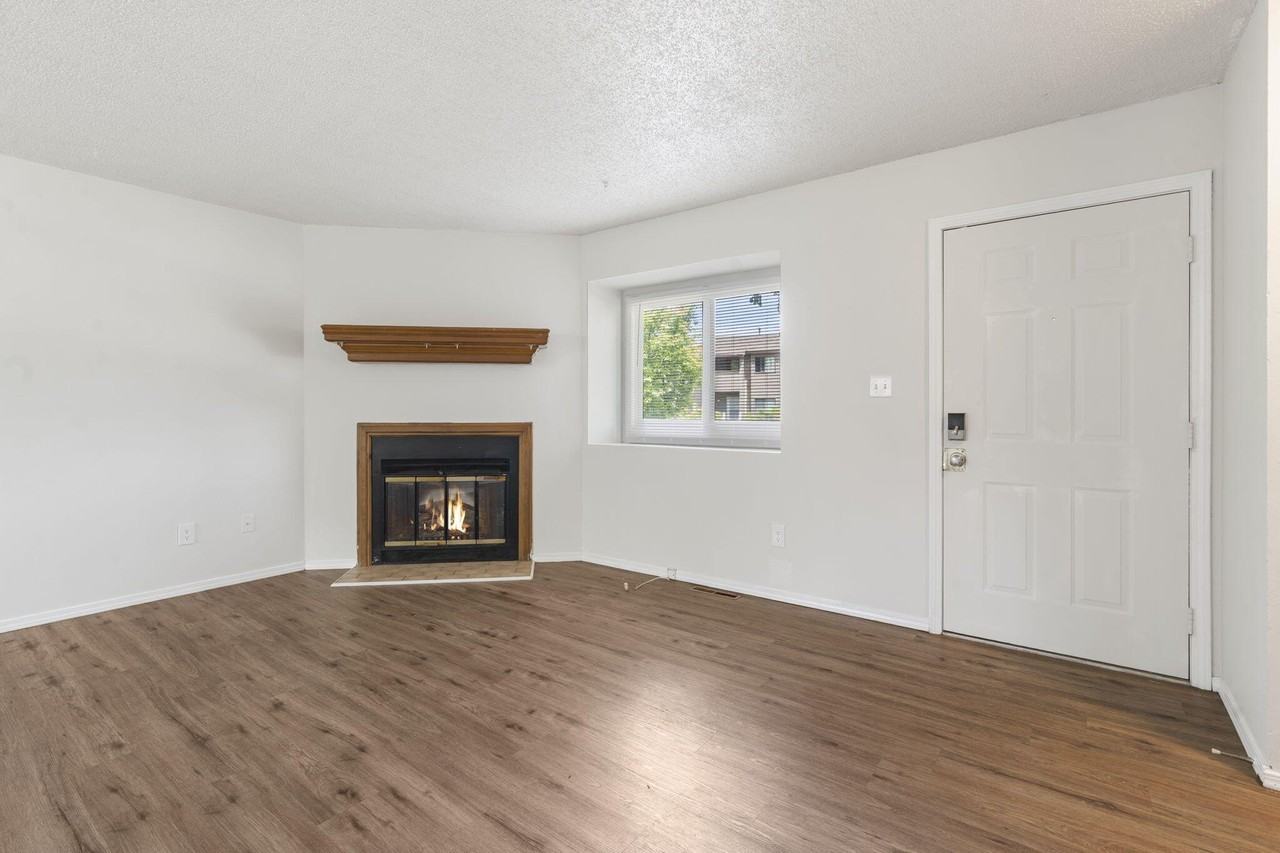 1707 E Walnut Lawn St - Photo 7 of 26