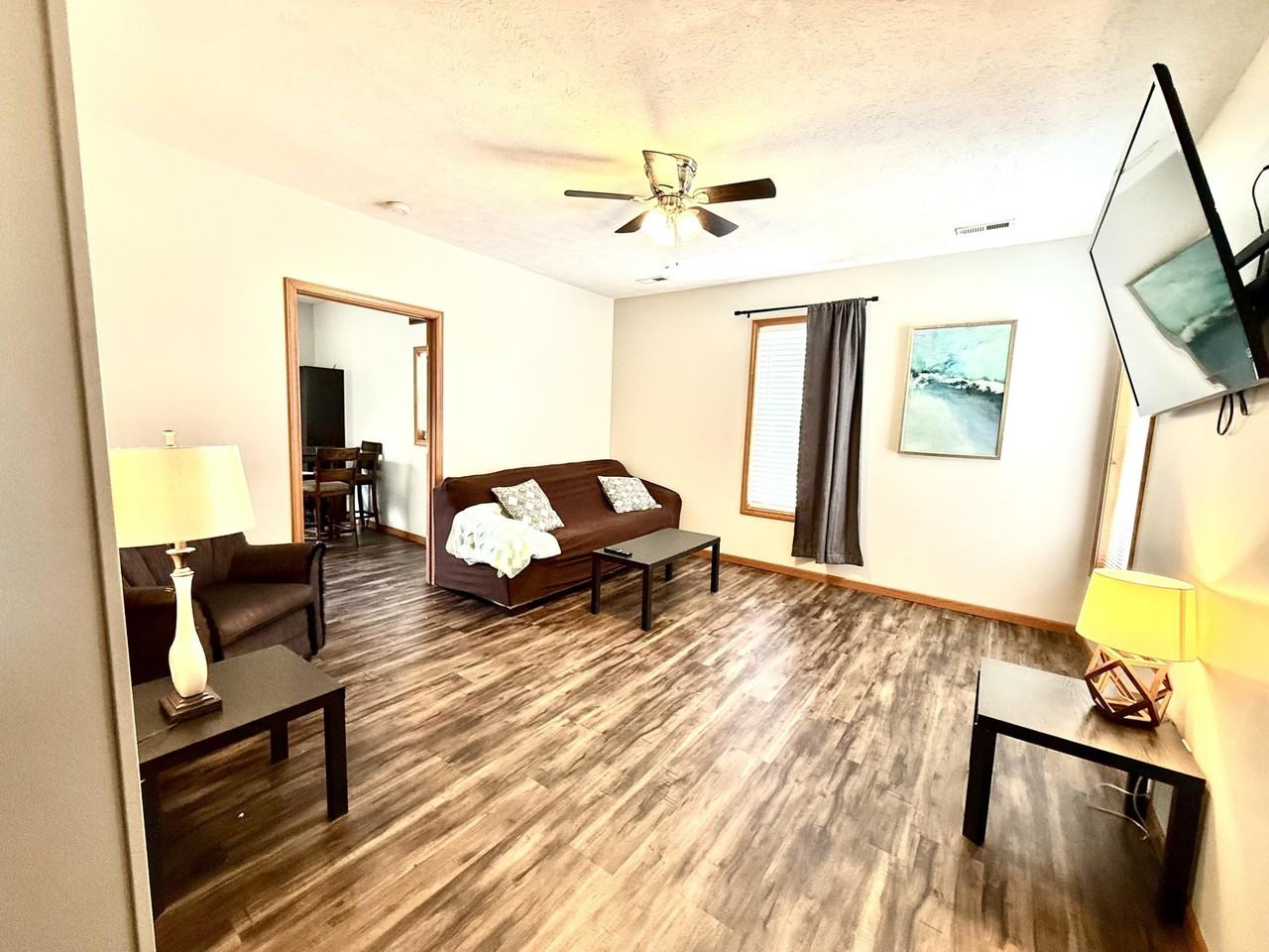 433 W Grand St Apt C #C - Photo 7 of 18