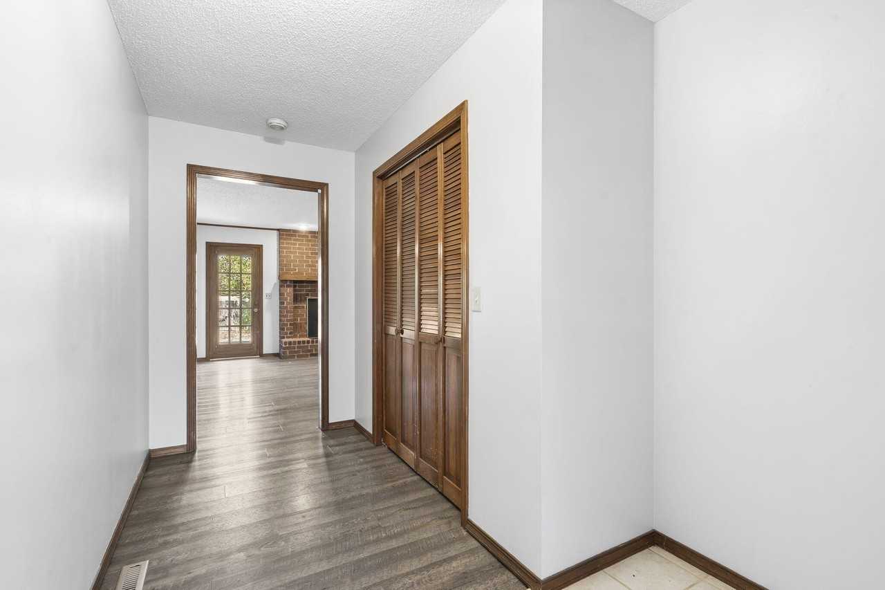 3225 S Kimbrough Ct - Photo 3 of 25