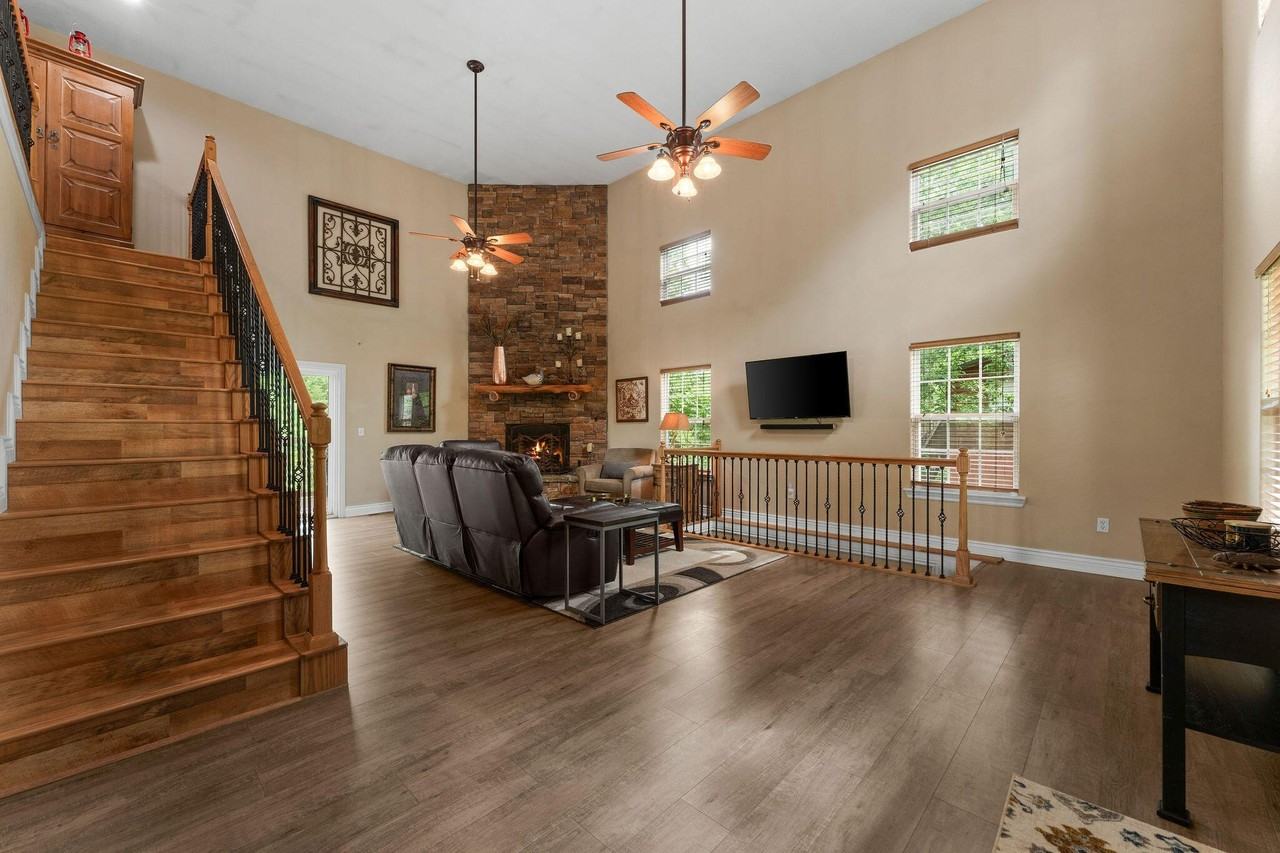 721 Shore Road - Photo 3 of 37