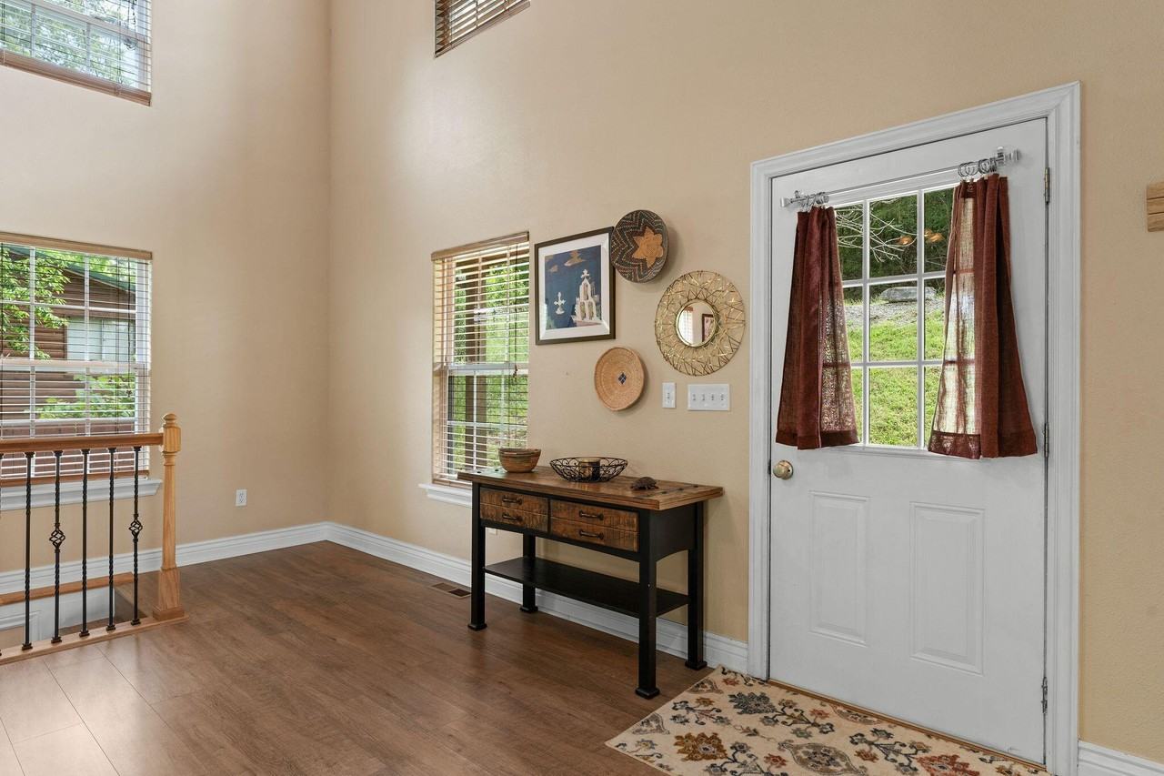 721 Shore Road - Photo 7 of 37