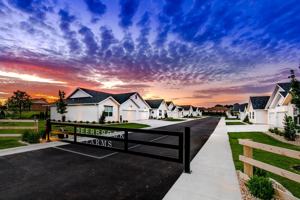 featured image of 5553 N Graze St