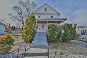 featured image of 1025 Ridge Ave