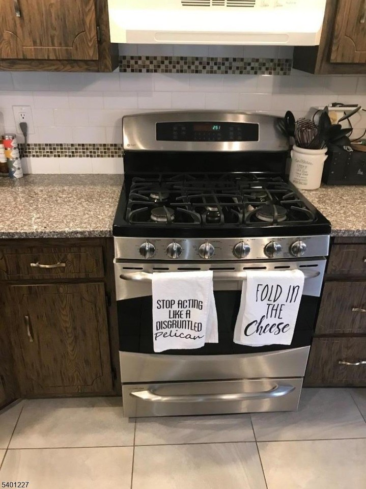 18 Hilton St - Photo 3 of 10