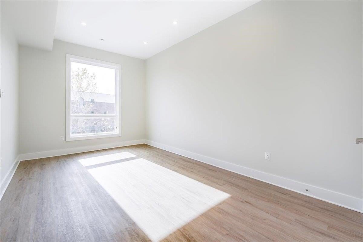 667 Bergen Avenue #205 - Photo 3 of 29