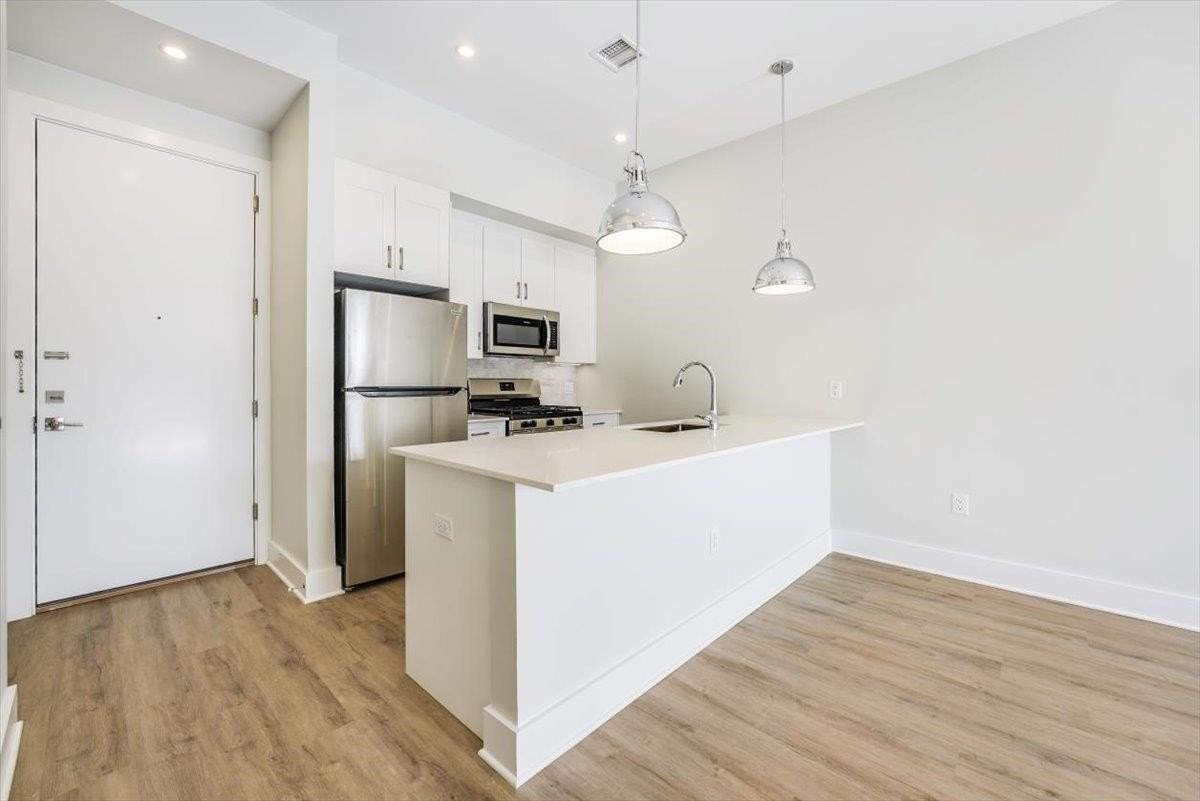 667 Bergen Avenue #205 - Photo 7 of 29