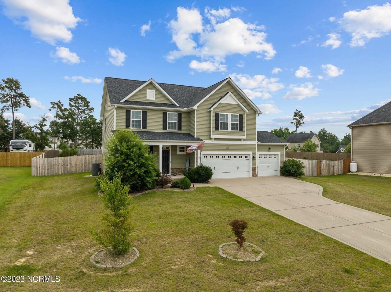 523 North Prince Henry Way - Photo 3 of 29