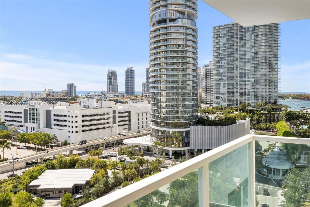 650 West Ave #1508 - Photo 3 of 8