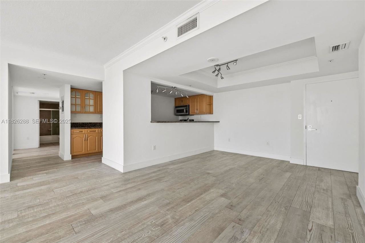 650 West Ave #1508 - Photo 6 of 8