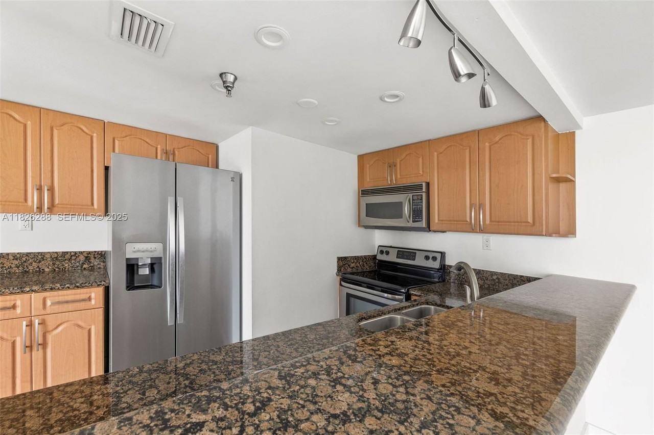 650 West Ave #1508 - Photo 7 of 8